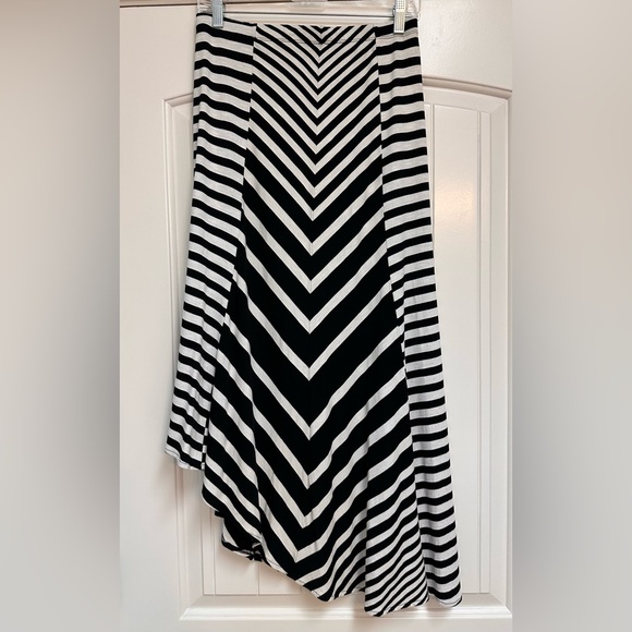 Chico's Black and White High-Low Skirt - Picture 2 of 7